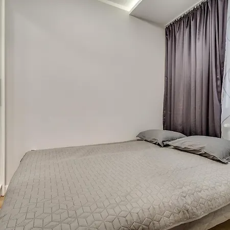 Central Platinum 16 Apartament *